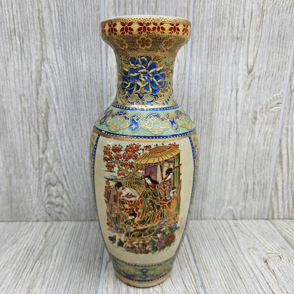 Vintage Satsuma Style Porcelain‎ Vase Moriage Gold Gilt Hand Painted Figures